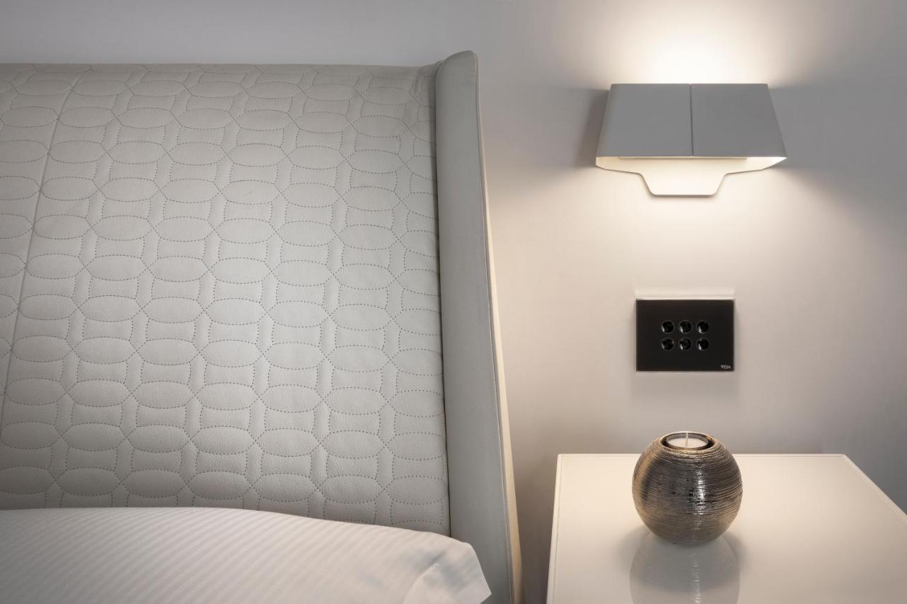 Lhp Napoli Palace & Spa Exterior photo Wall light