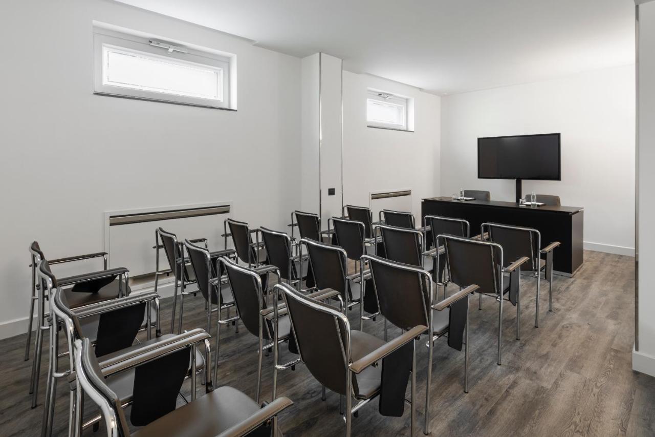 Lhp Napoli Palace & Spa Exterior photo The lecture room