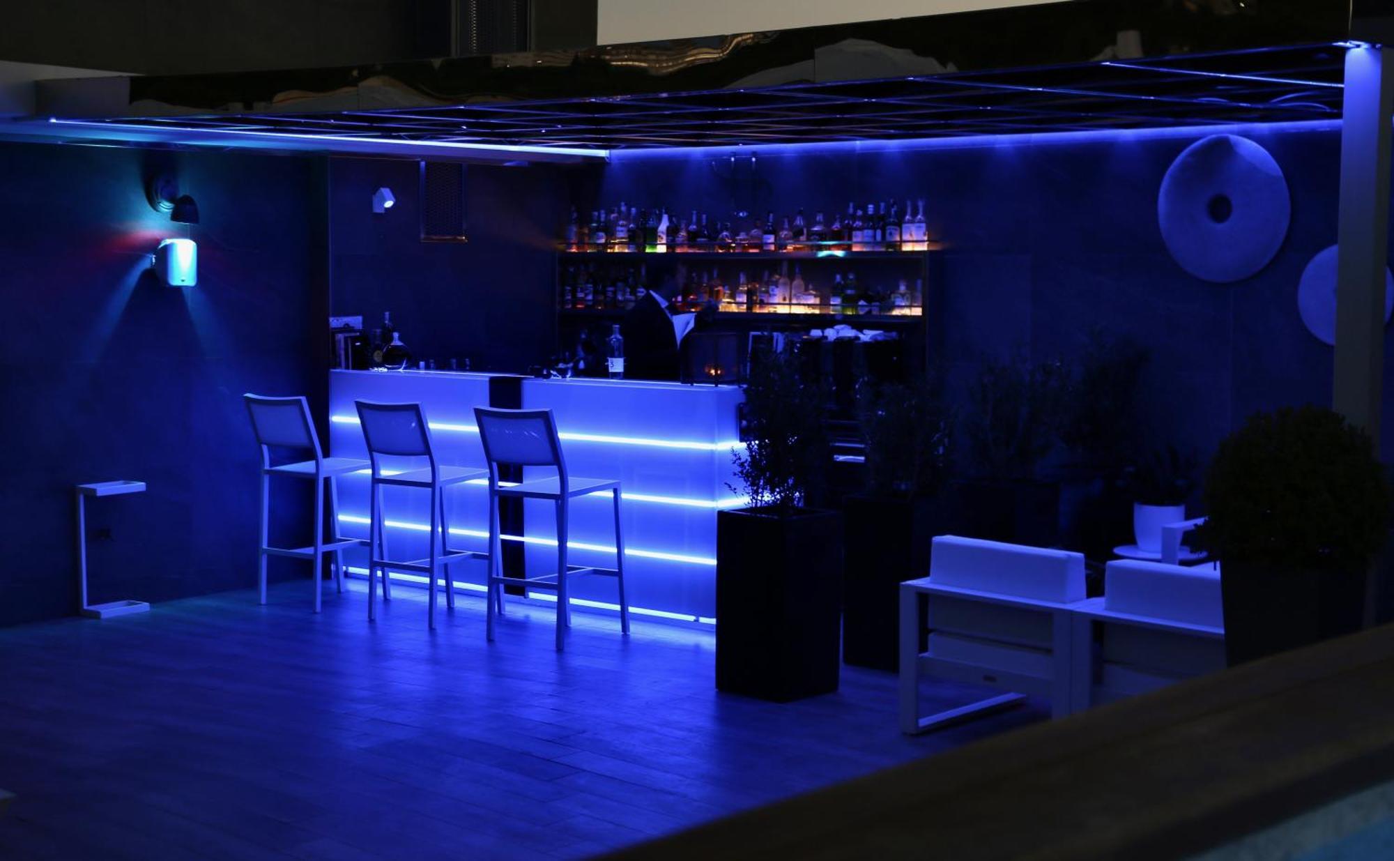 Lhp Napoli Palace & Spa Exterior photo The bar at the Sky Bar