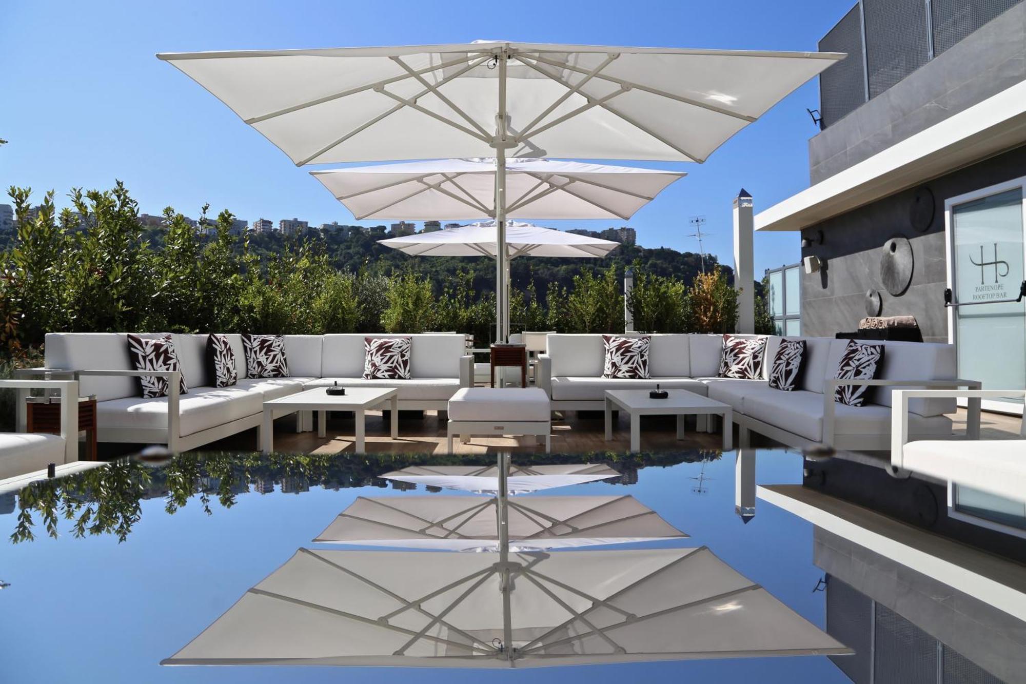 Lhp Napoli Palace & Spa Exterior photo A patio umbrella